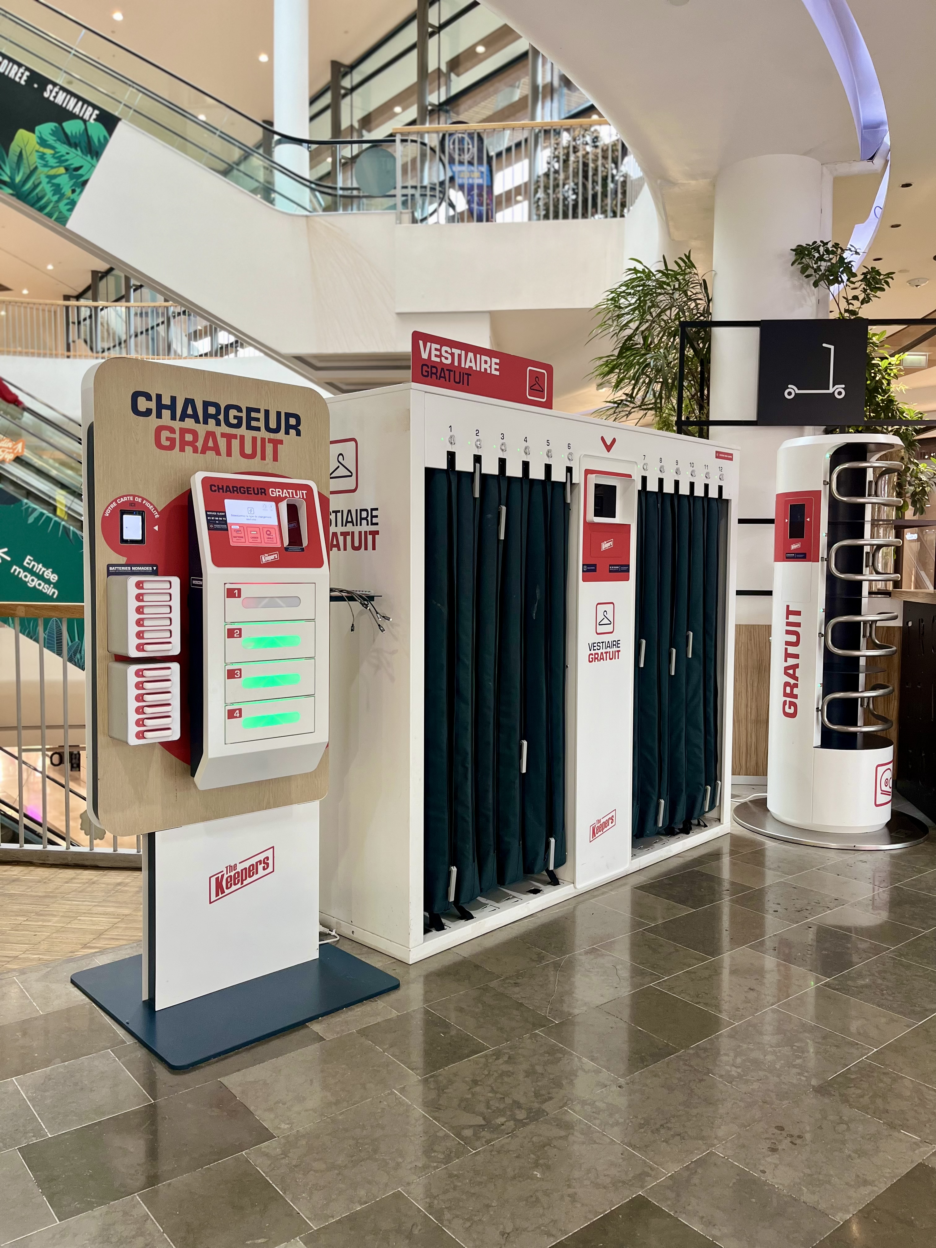 La oferta multiservicios de Keepers en un centro comercial